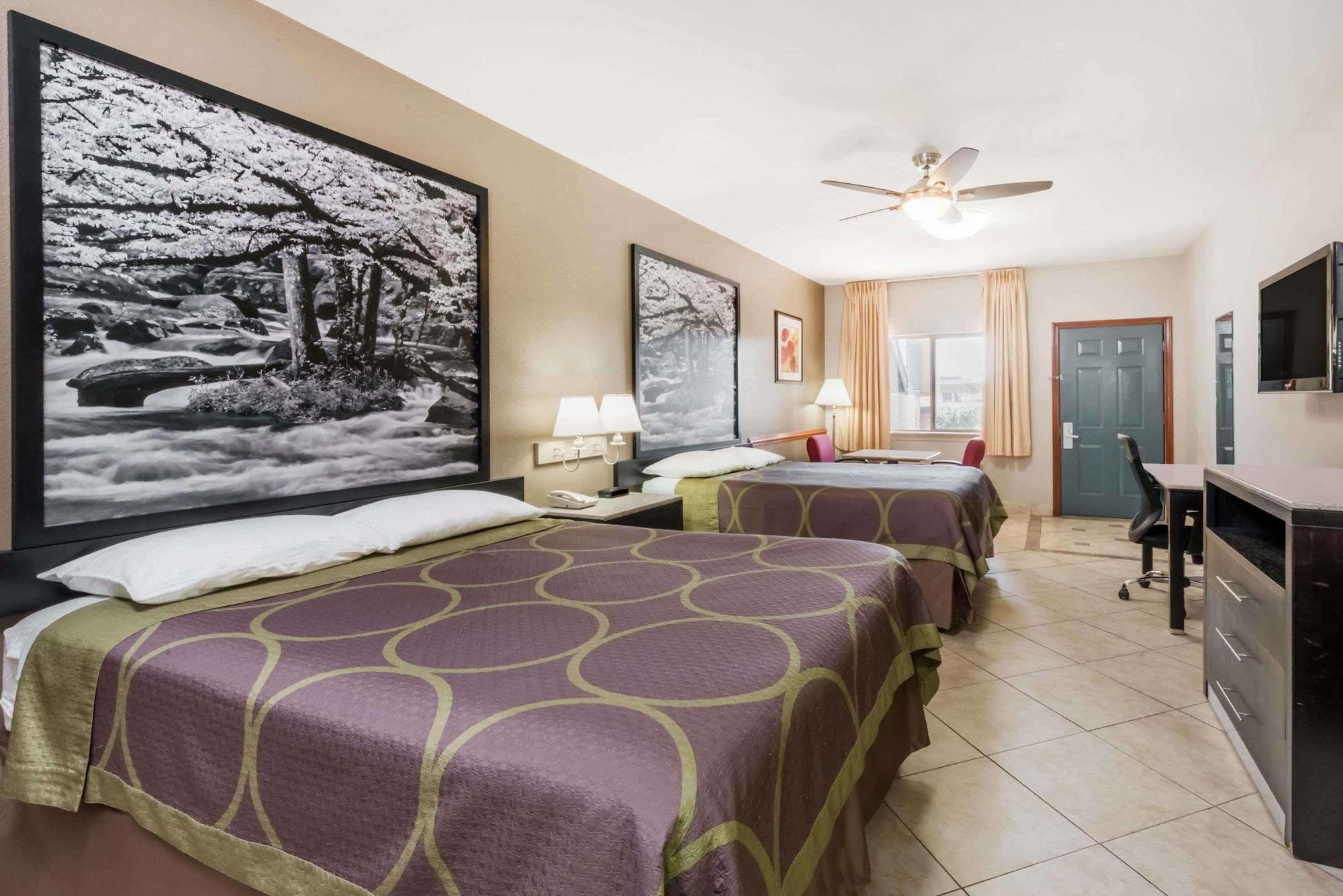 Super 8 Donna Hotel Ngoại thất bức ảnh