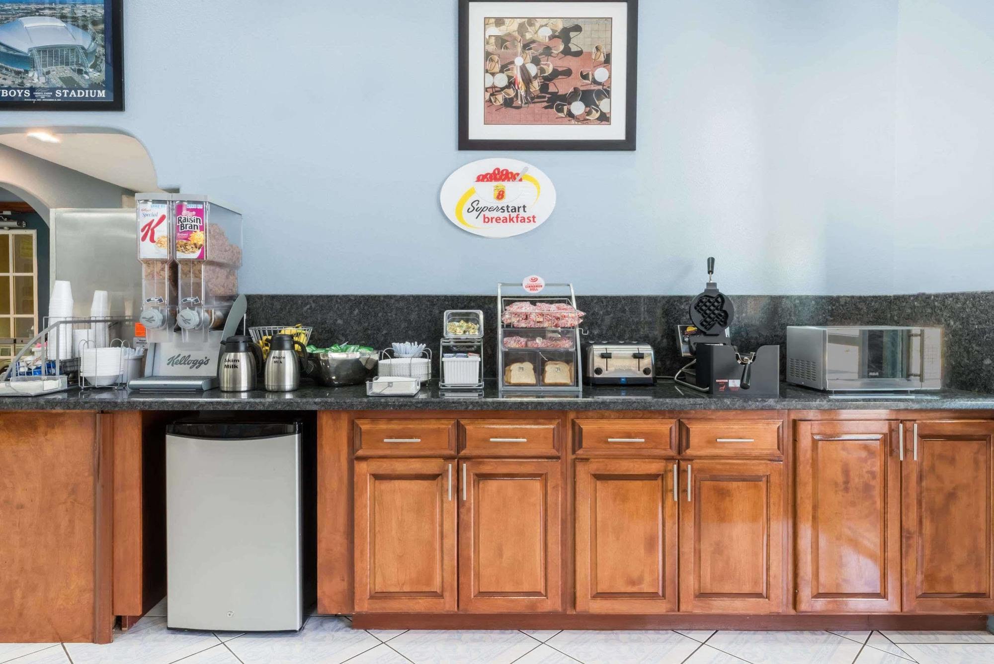 Super 8 Donna Hotel Ngoại thất bức ảnh