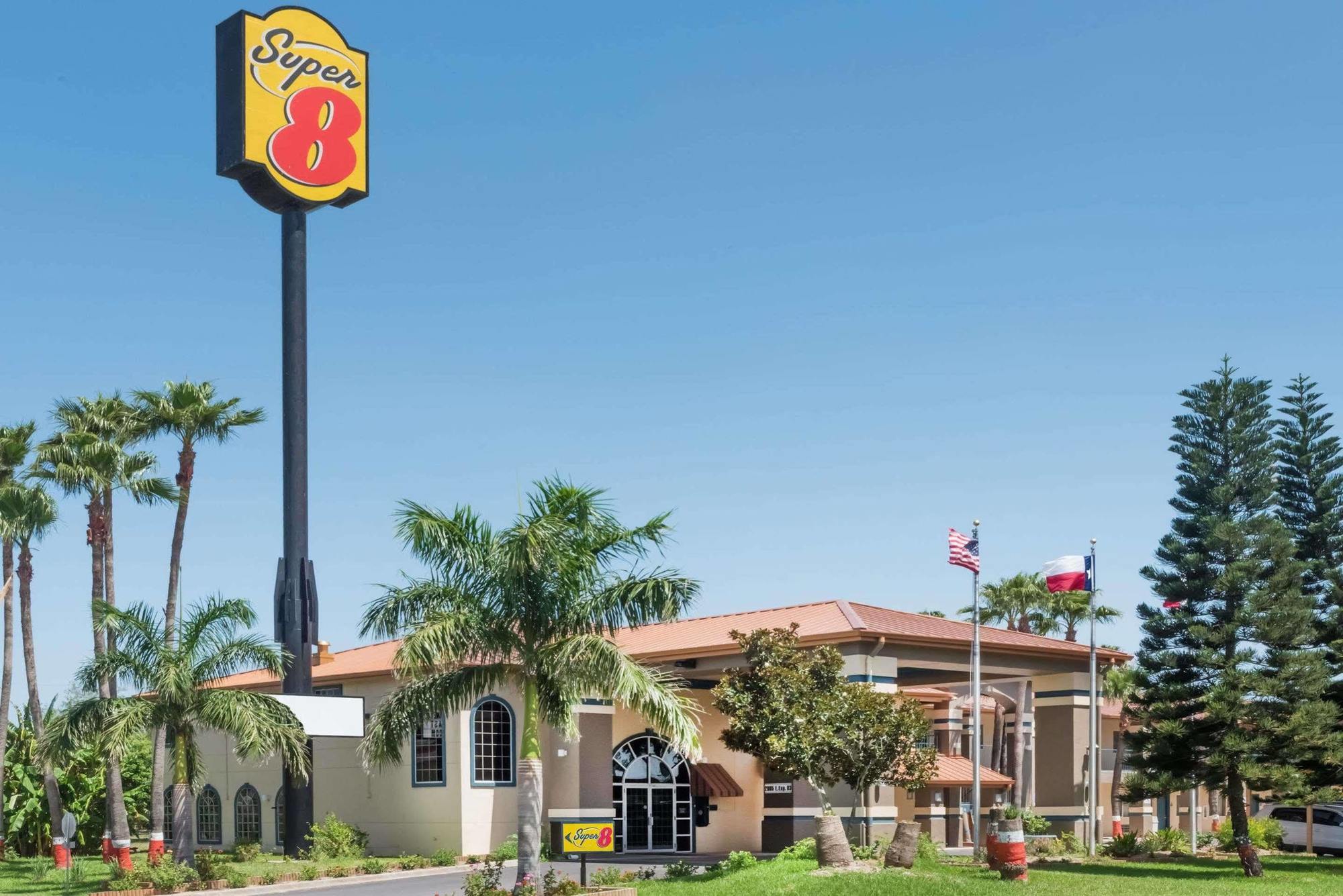Super 8 Donna Hotel Ngoại thất bức ảnh